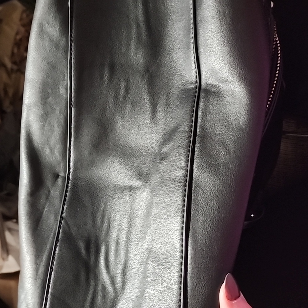 Ladies Handbag Satchel black Color. - Picture 11 of 11